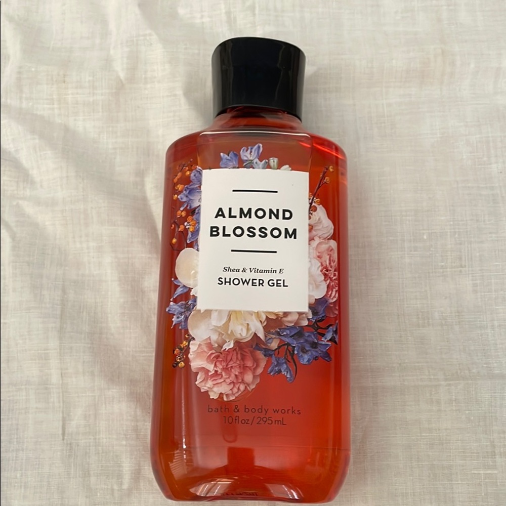 Bath & Body Works Red Body Wash Luxurious Cleanse